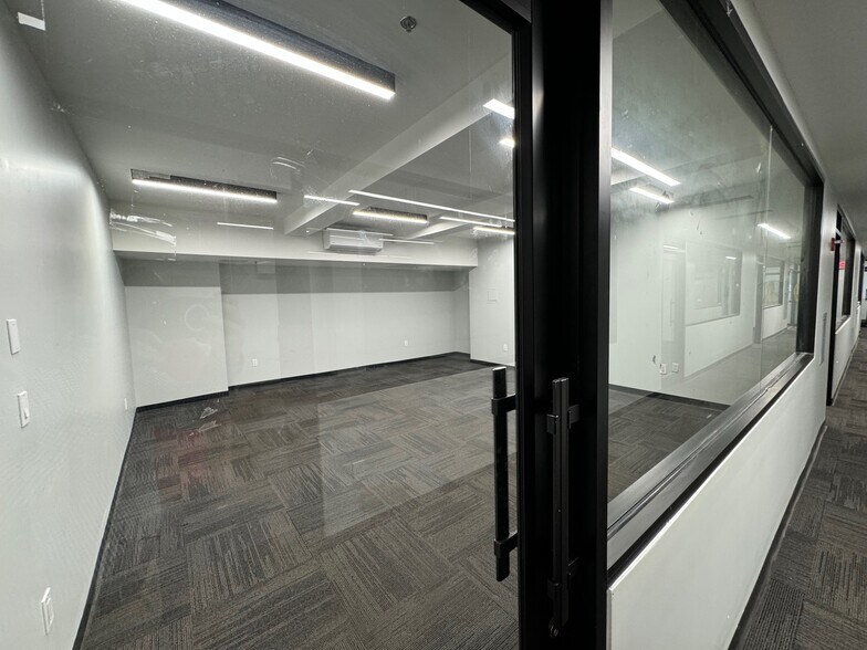 More Photos Of 152 Post Ave, New York General Retail For Sale