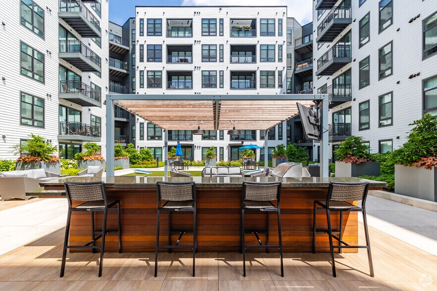 More Photos Of 5454 Nicholson Ln, North Bethesda Apartments For Lease