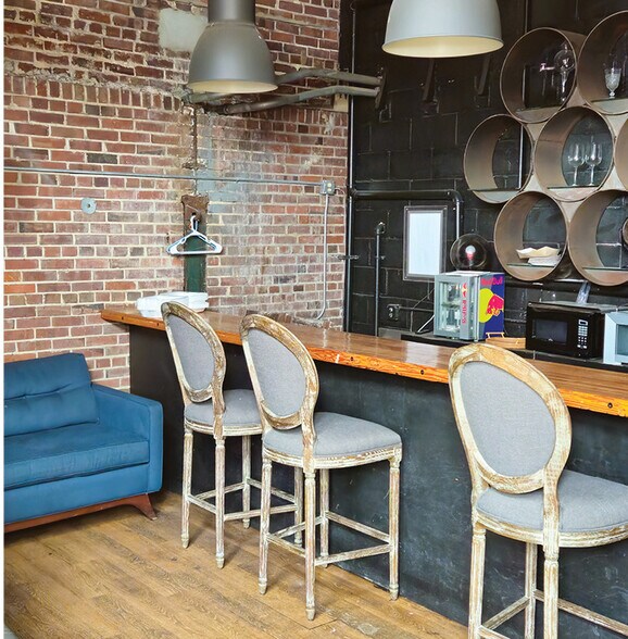 More Photos Of 2166 Central Ave, Memphis Freestanding For Sale