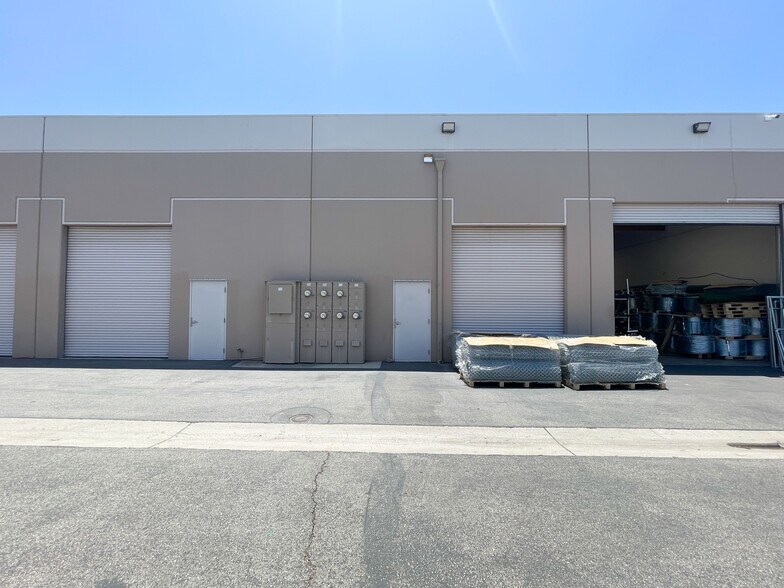 More Photos Of 2639 Lavery Ct, Newbury Park Warehouse For Lease