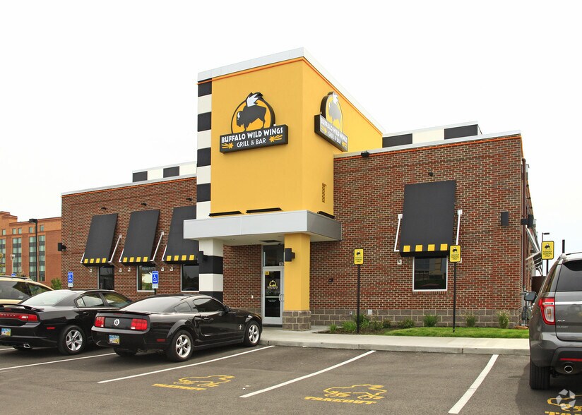 Primary Photo Of 26200 Harvard Rd, Warrensville Heights Restaurant For Sale