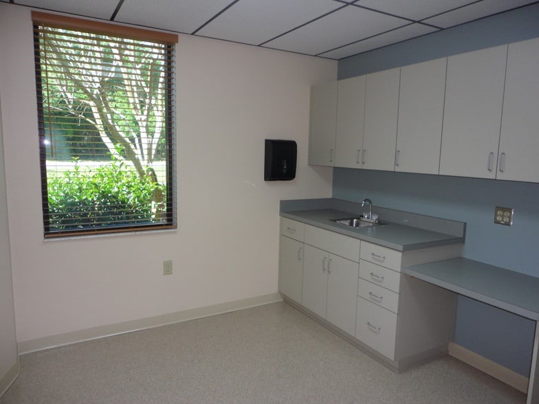 More Photos Of 36739 County Road 52, Dade City Medical For Lease
