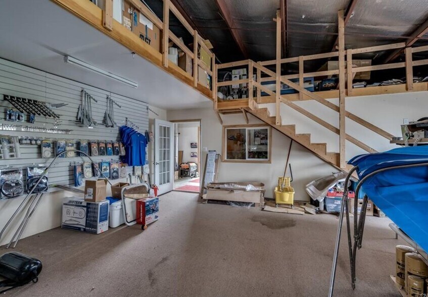 More Photos Of 16 Bethune St, Alexandria Bay Marina For Sale