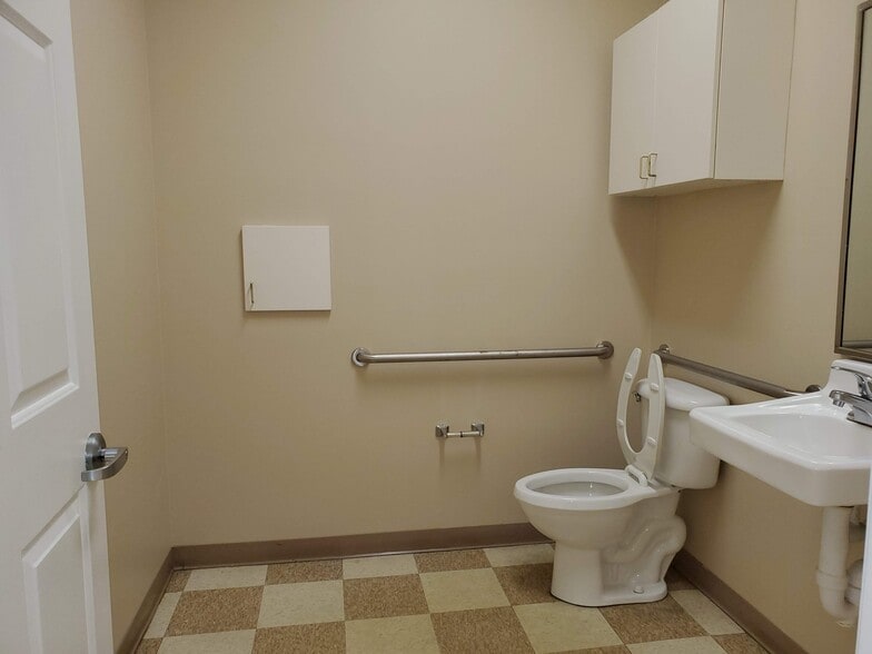 More Photos Of 308-316 Dolphin Dr, Jacksonville Medical For Lease