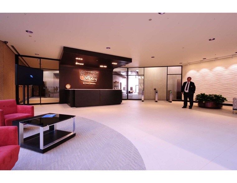 More Photos Of 100 N Stanton St, El Paso Office For Lease
