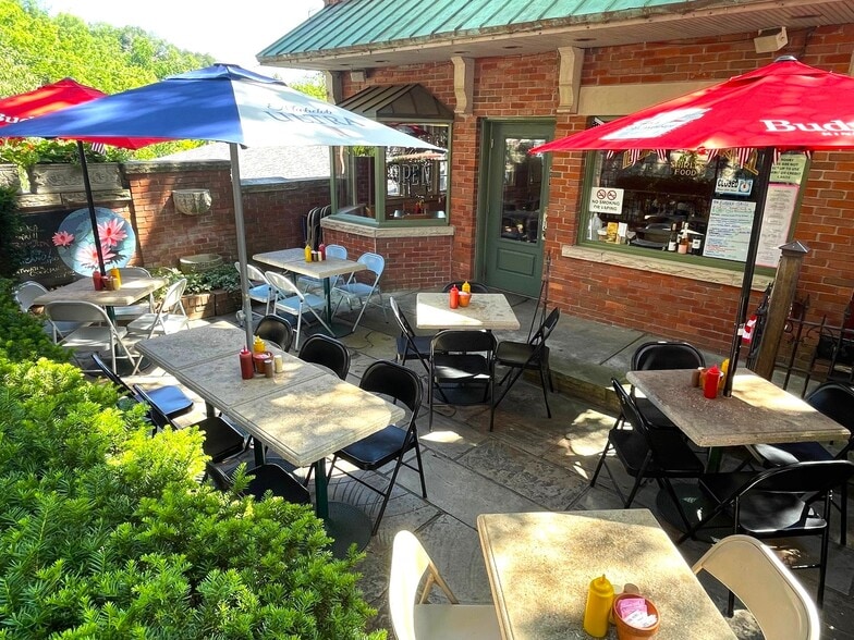 More Photos Of 71 Spring St, Eureka Springs Restaurant For Sale