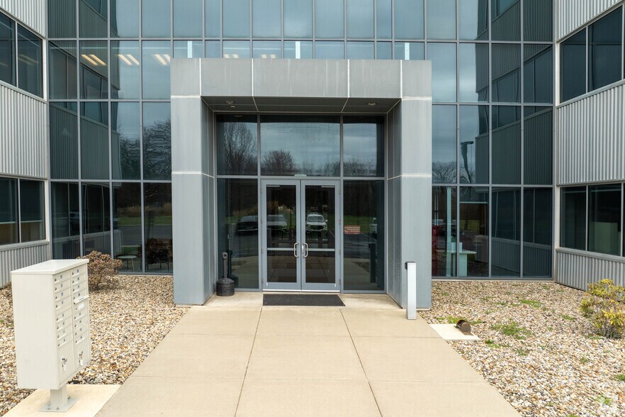 More Photos Of 2321 Energy Dr, Louisville Office For Lease