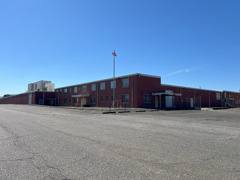 Primary Photo Of 206 Laurel Ave, Grover Industrial For Sale