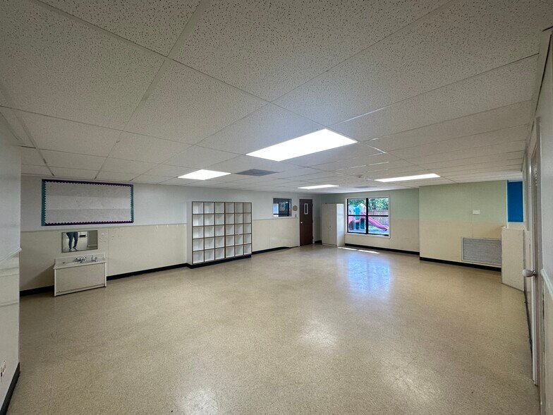 More Photos Of 6036 Tara Hill Dr, Dublin Daycare Center For Lease