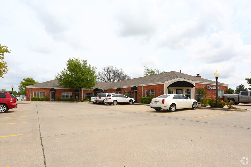 More Photos Of 9300 S Pennsylvania Ave, Oklahoma City Office For Sale