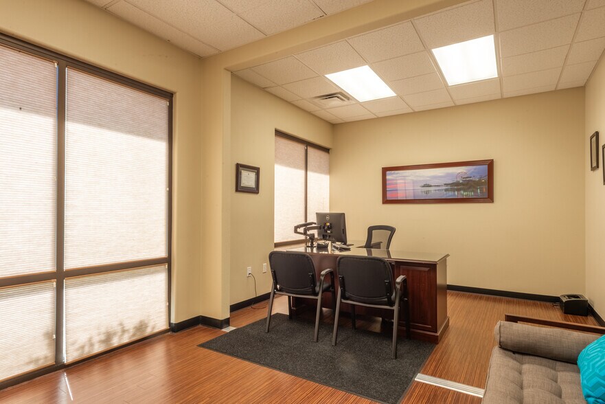 More Photos Of 2470 W Horizon Ridge Pky, Henderson Office For Lease