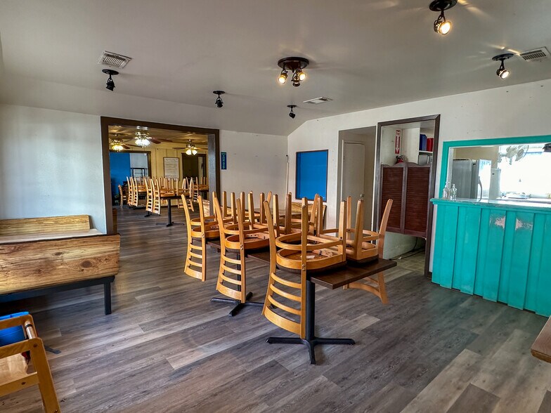 More Photos Of 107 E Main St, Hardy Restaurant For Sale