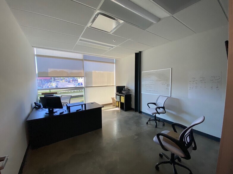 More Photos Of 10820 Shawnee Mission Pky, Shawnee Office For Lease