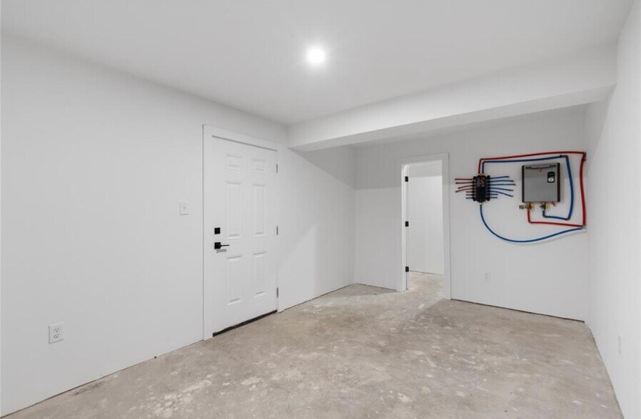 More Photos Of 12019 Beth Ln, Magnolia Light Distribution For Sale