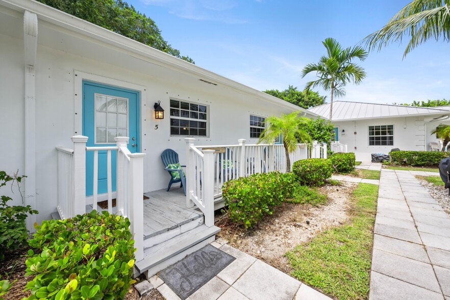 More Photos Of 2502 Tamarind Dr, Hutchinson Island Hotel For Sale