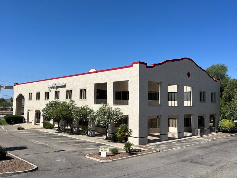 More Photos Of 7225 N Mona Lisa Rd, Tucson Medical For Lease