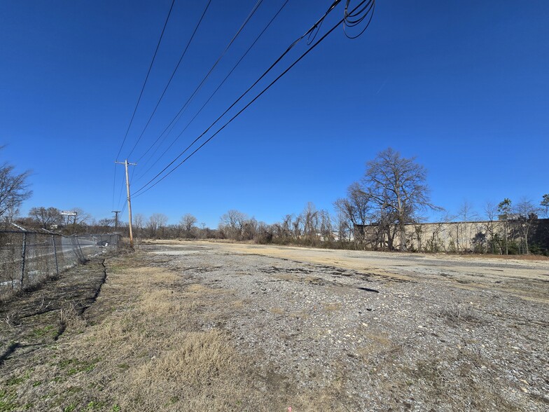 More Photos Of 1270 Springbrook Ave, Memphis Parking Lot For Lease