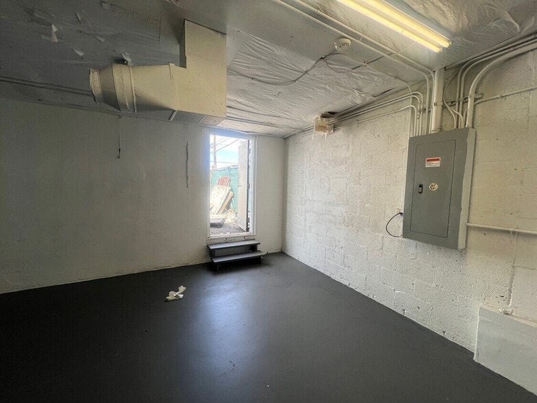 More Photos Of 4228 York St, Denver Warehouse For Sale