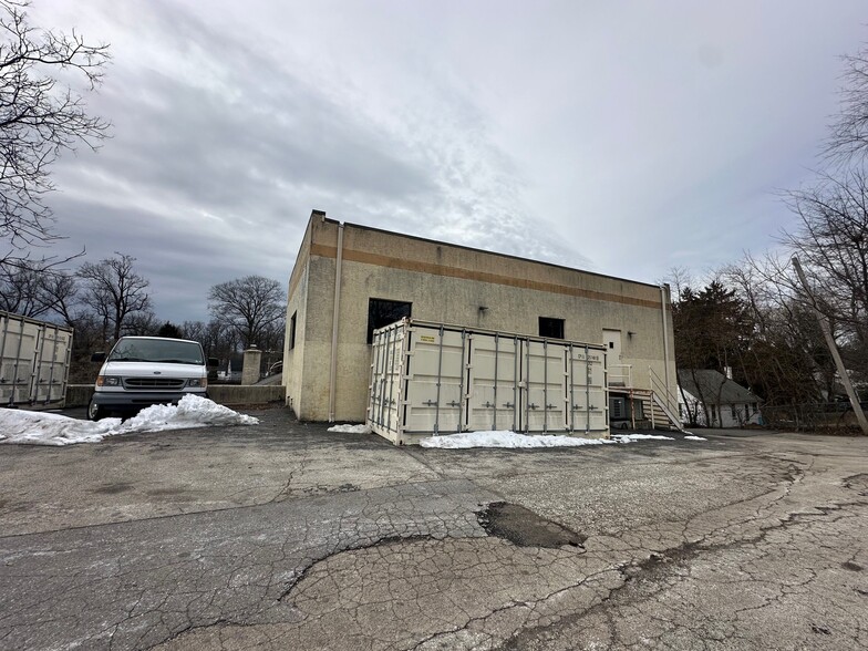 More Photos Of 2 N Lakeside Ave, Berwyn Office For Lease