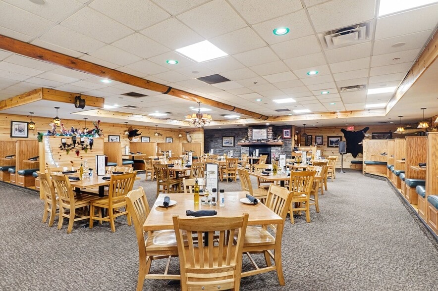 More Photos Of 1222 N US 23, East Tawas Restaurant For Sale