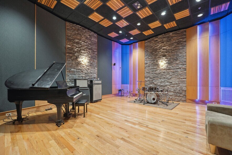 Primary Photo Of 3120 Latrobe Dr, Charlotte Showroom For Sale