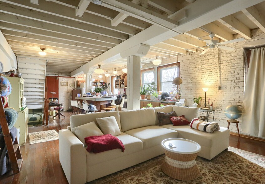 More Photos Of 11 Spruce St, Mountville Apartments For Sale