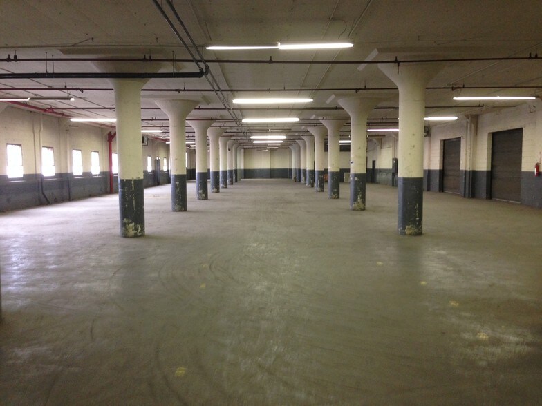 More Photos Of 239 Lindbergh Pl, Paterson Manufacturing For Lease