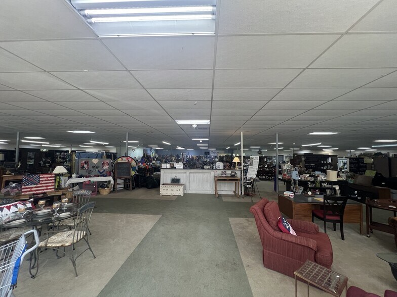 More Photos Of 2568 Canton Rd, Marietta Freestanding For Lease