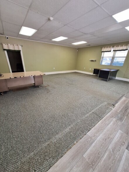 Primary Photo Of 618 N Salisbury Ave, Spencer Office For Lease