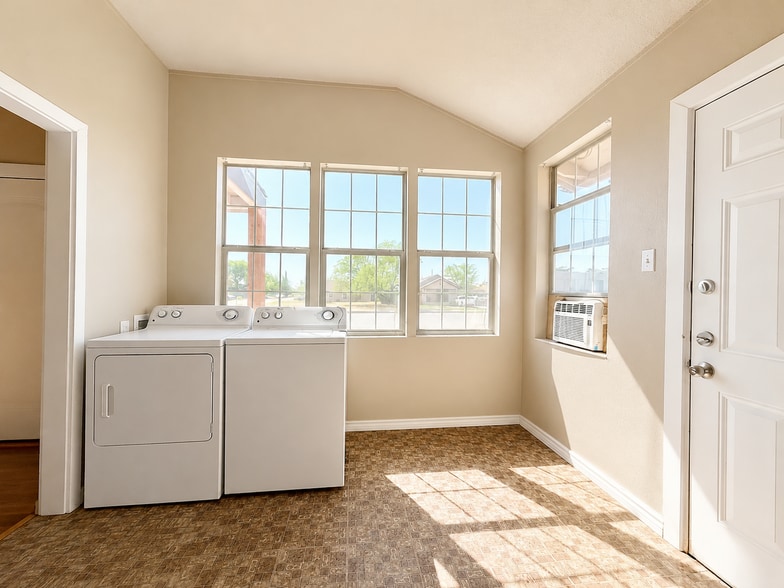More Photos Of 2400 College Ave, Midland Apartments For Lease