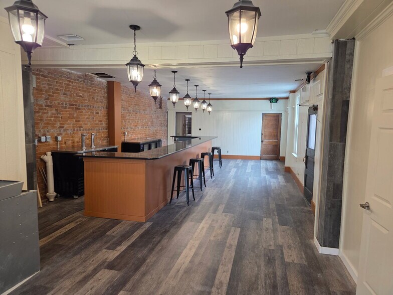 More Photos Of 6344 Gracely Dr, Cincinnati Restaurant For Sale