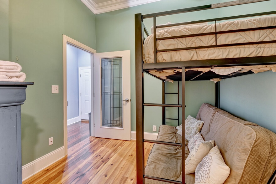 More Photos Of 271 N Front St, Wilmington General Retail For Lease