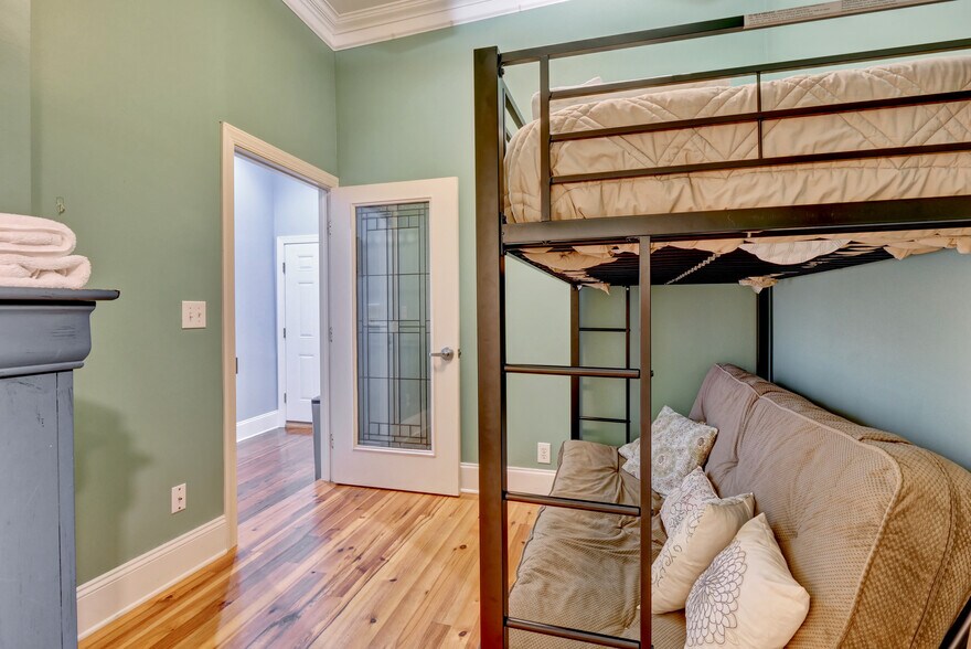 More Photos Of 271 N Front St, Wilmington General Retail For Sale