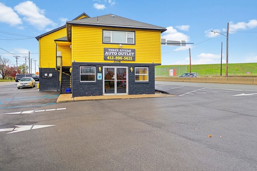 More Photos Of 3706-3710 Lebanon Church Rd, West Mifflin Auto Dealership For Lease
