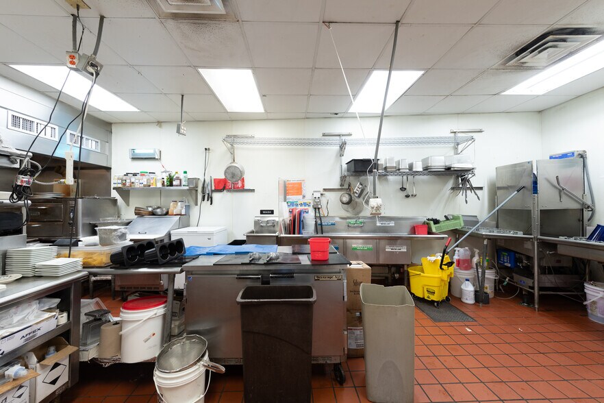 More Photos Of 4195 Washington St, Boston Bar For Sale