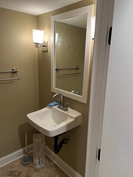 More Photos Of 2600 Johnson St NE, Minneapolis Freestanding For Lease