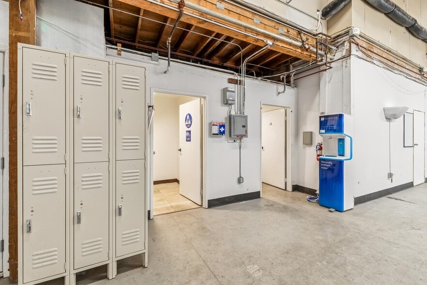 More Photos Of 2250 Jerrold Ave, San Francisco Warehouse For Sale