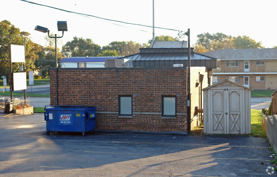 More Photos Of 8826 S Roberts Rd, Hickory Hills Medical For Sale