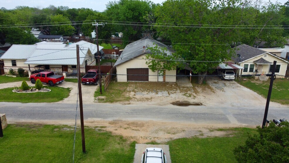 More Photos Of 417 S Prairie St, Pilot Point Land For Sale