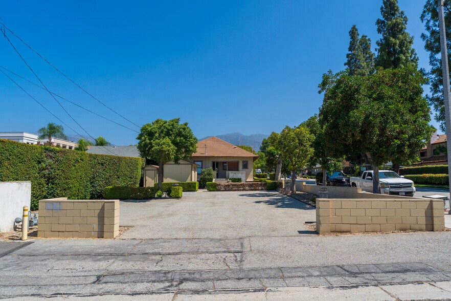 More Photos Of 146 E Walnut Ave, Monrovia Medical For Sale
