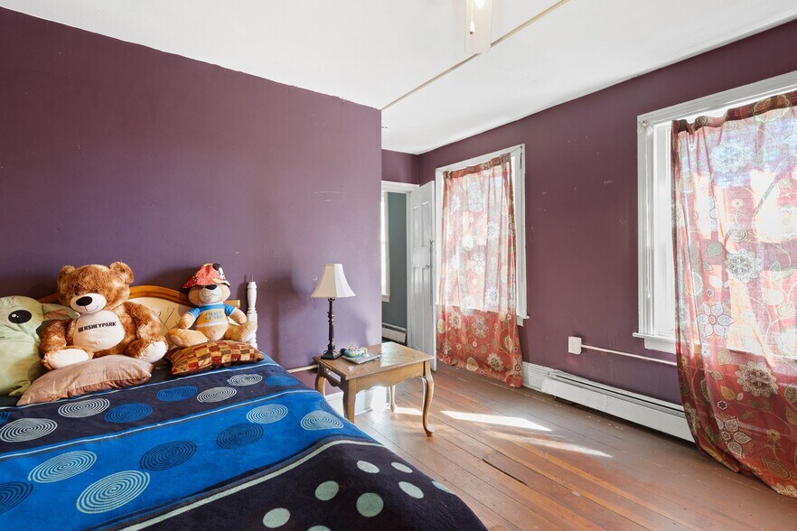 More Photos Of 125 W State St, Kennett Square Apartments For Sale