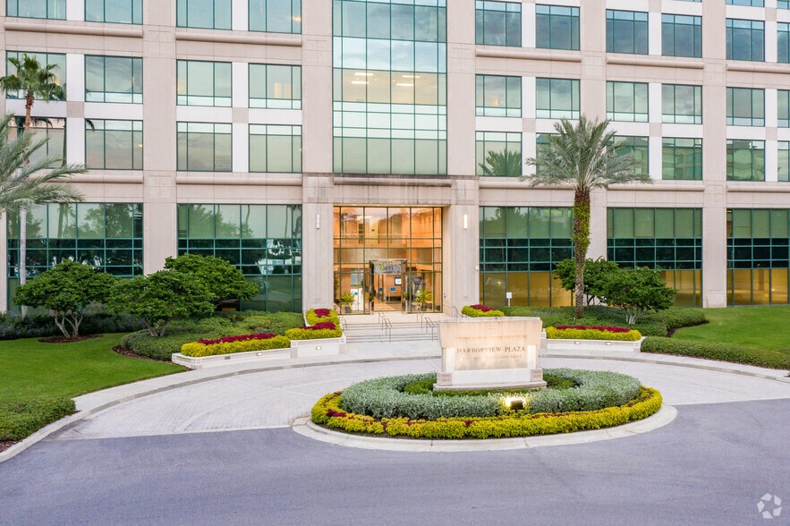 More Photos Of 3031 N Rocky Point Dr W, Tampa Office For Lease