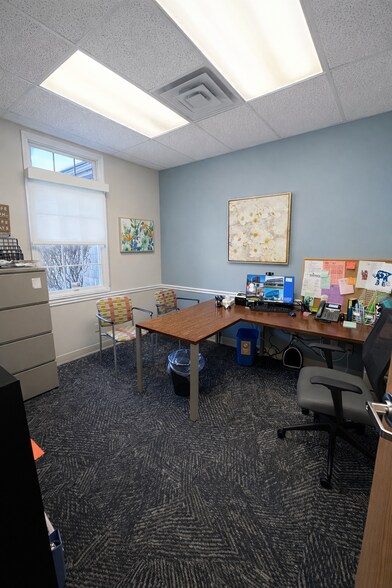 More Photos Of 1305 Corporate Dr, Hudson Medical For Lease