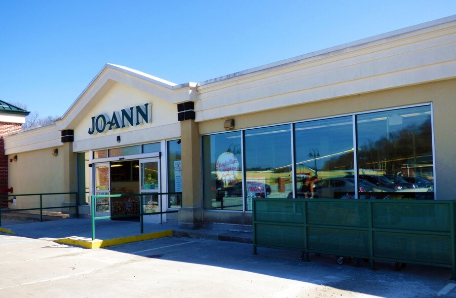 More Photos Of 919-1001 Central Park Ave, Scarsdale Freestanding For Lease