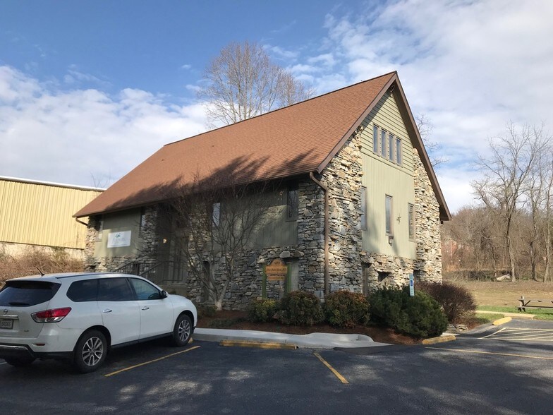 Primary Photo Of 1278-1280 Hendersonville Rd, Asheville Office For Lease