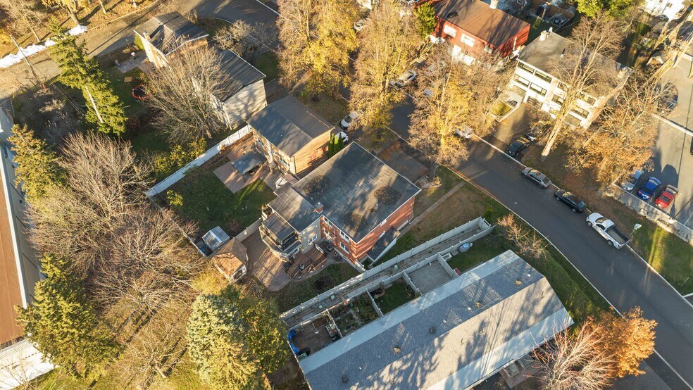 More Photos Of 732 Morin St, Ottawa Apartments For Sale