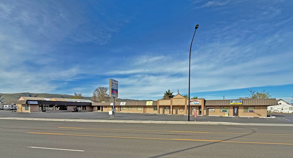 More Photos Of 2804 Main St, Union Gap General Retail For Lease