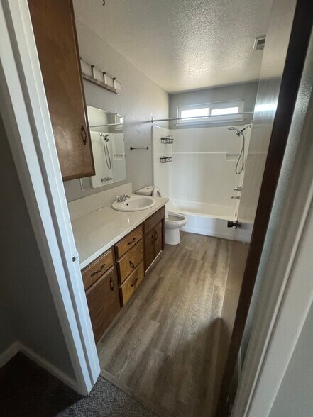 More Photos Of 410 Pine St, Ripon Apartments For Sale