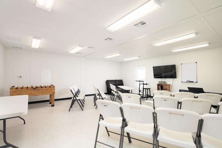 More Photos Of 210 New Coleman Ln, Georgetown Warehouse For Sale