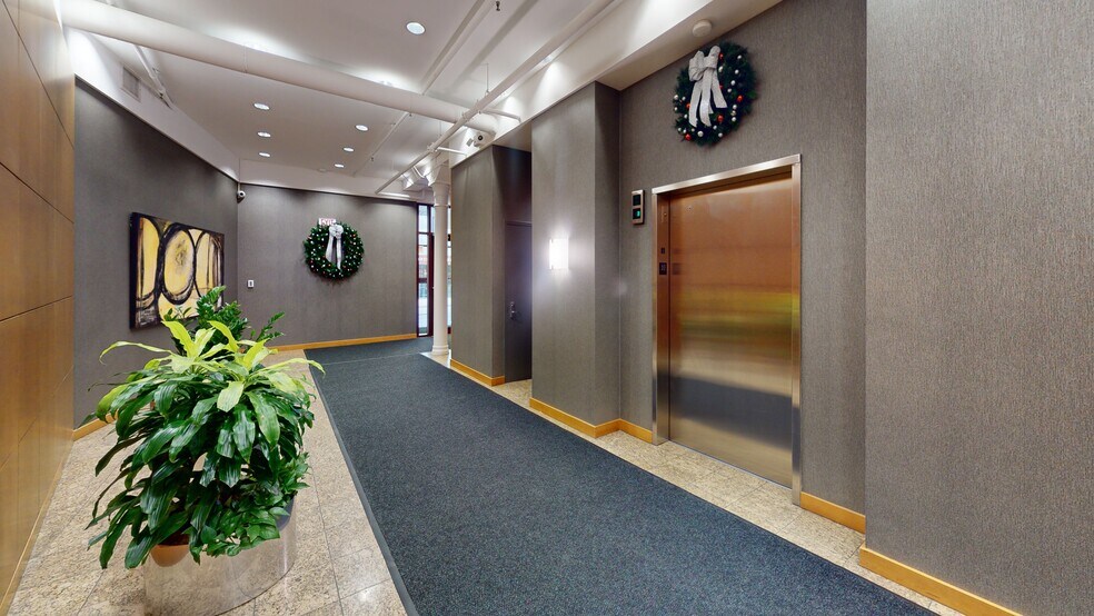 More Photos Of 225 W Illinois St, Chicago Loft Creative Space For Lease